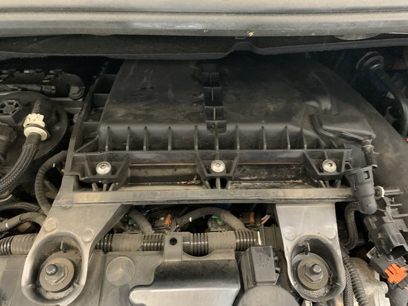 Débrancher le capteur et le petit tuyau d'air du la boite à air