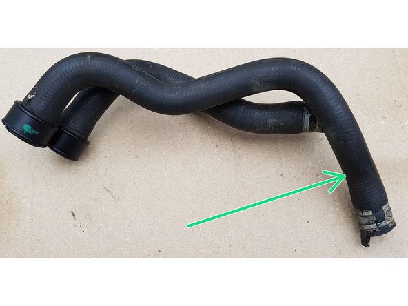 J'ai donc coupé une durite d'eau en métal qu'il me restait pour faire un raccord.