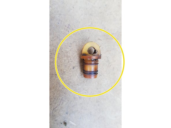 Pour retirer le bouchon il suffit de tirer dessus.