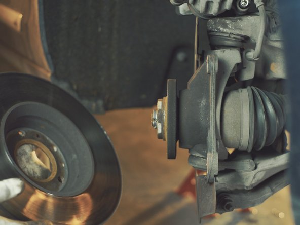 Tirer sur le disque pour le retirer du moyeu