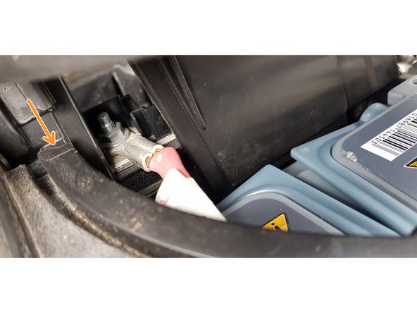 Vérifier la bonne insertion des 2 pièces.