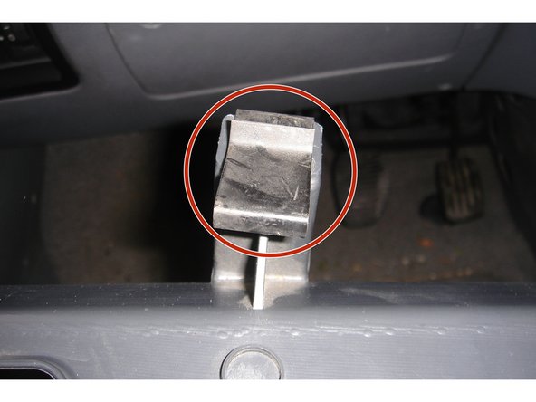 Dans le cas de ce tutoriel, on a évité le démontage du bas de la console. Il faudra jouer sur la fléxibilitée de l'ensemble.