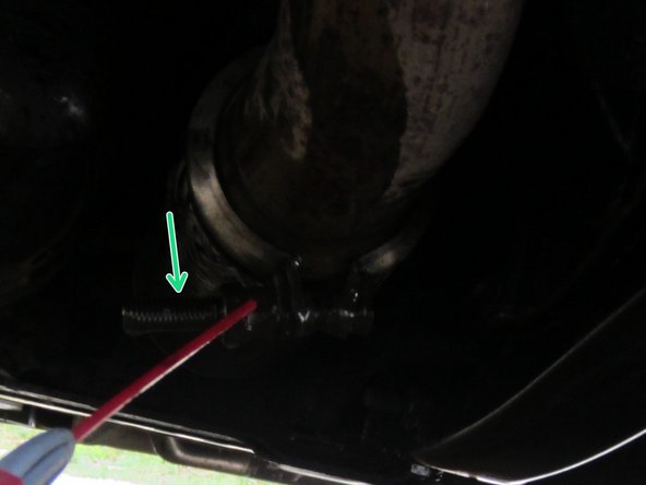 
On the 4 nuts of the exhaust pipe
