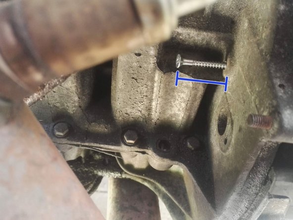 En continuant d'essayer d'enfoncer la pige, faire doucement tourner le moteur jusqu'à ce que la pige s'enfonce et que le moteur se retrouve bloqué