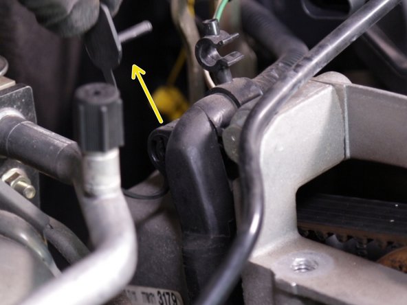 Décrocher la goupille du support de la gaine