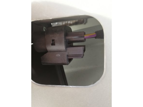 A ce stage le moteur est branché. Prêt pour remonter la garniture.