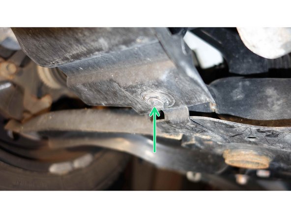 Re-clipser les 3 clips rivets.