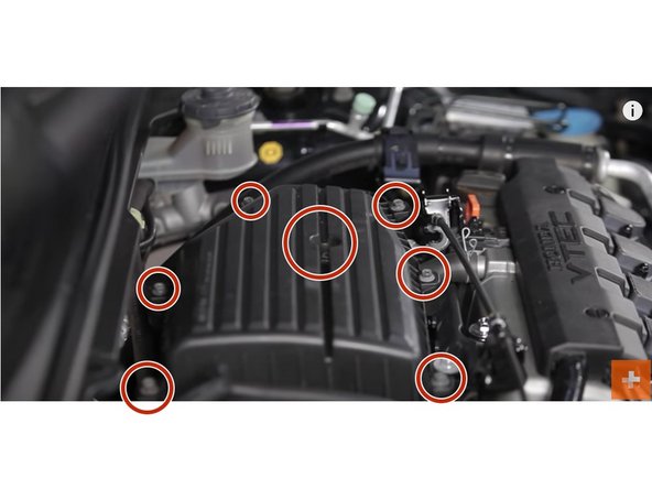 Revisser les 7 vis avec la douille de 7