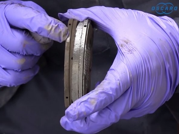 Vérifier la correspondance entre les anciennes et les nouvelles plaquettes de frein