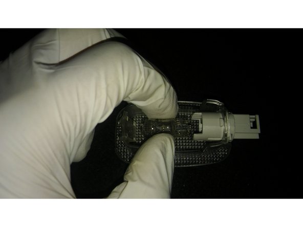 
Compare the new bulb and the defective bulb so that you have the identical model.
