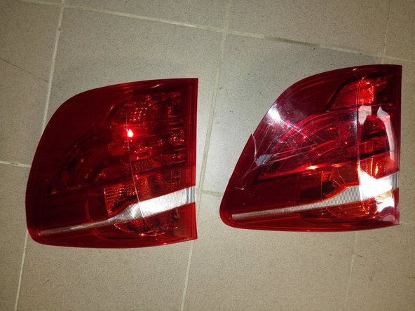 Photo 1: à gauche l'optique neuf et à droite l'optique abimé.