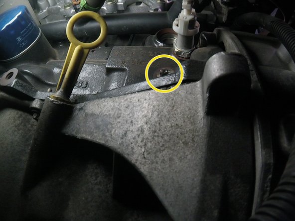 Insérer et visser la pige de calage du vilebrequin