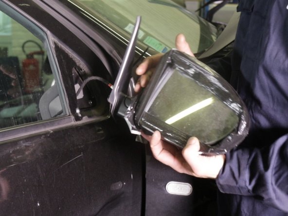 Retirer le rétroviseur