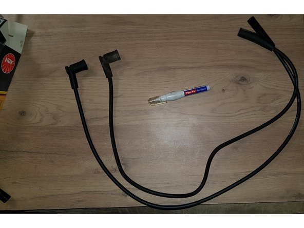 Choisissez un des 4 câbles neufs dont la longueur se rapproche le plus de celui que vous venez de démonter.