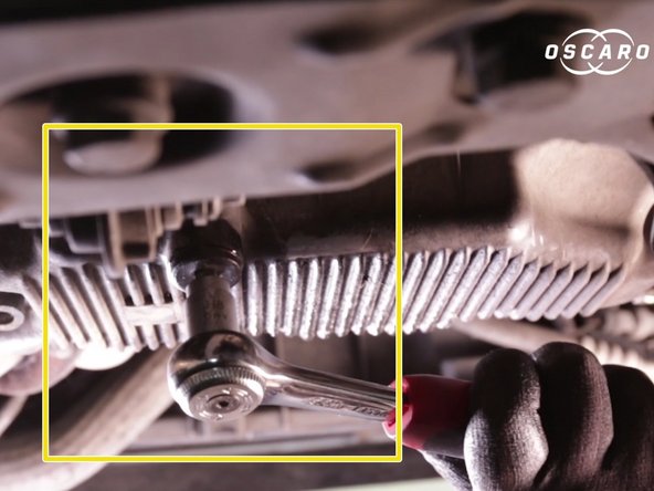 Retirer les chandelles et le cric de votre véhicule afin que ce dernier soit sur une surface plane