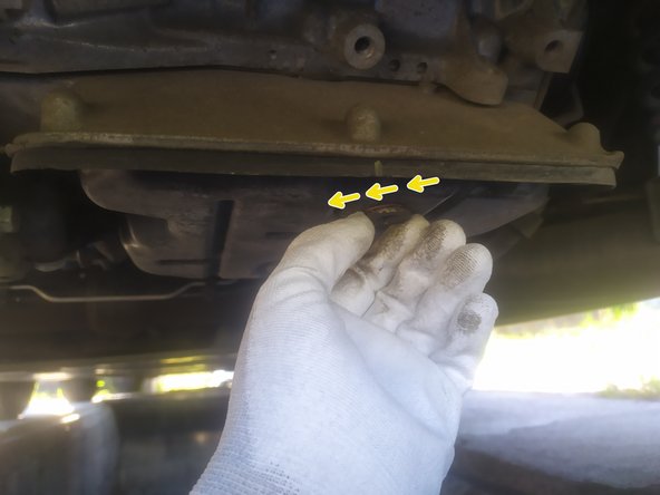 finir de dévisser à la main