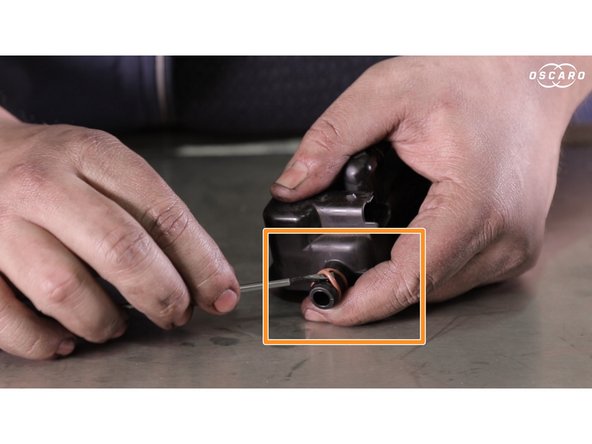 Retirer les deux anciens joints sur le réchauffeur et replacer les nouveaux