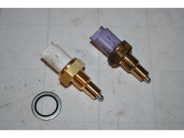 Comparer les contacteurs et remplacer le joint d'étanchéité