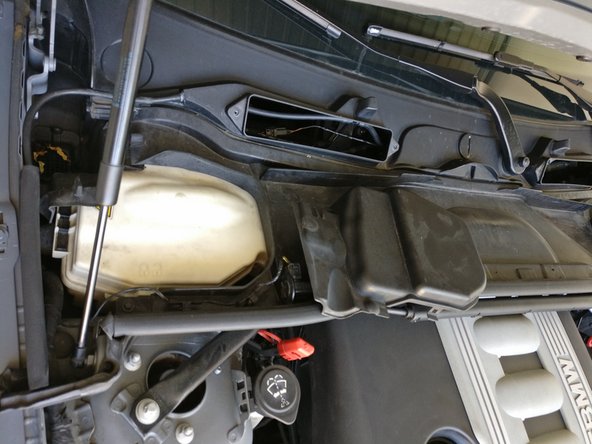 Enlever les 2 caches de l'étape précédente