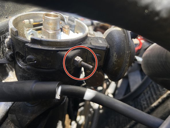 Tout d'abord remettre en place notre tige avec le ressort et la partie immobile du rupteur