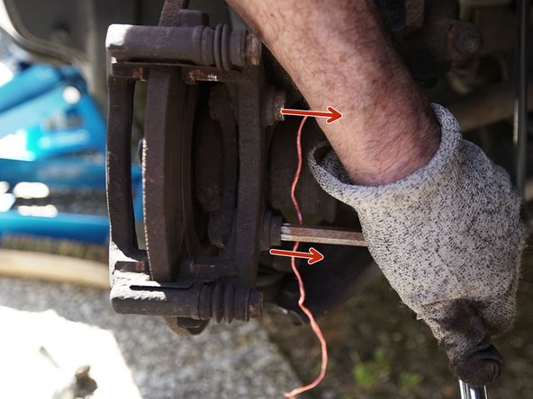 Retirez la chape en tirant vers l'exterieur