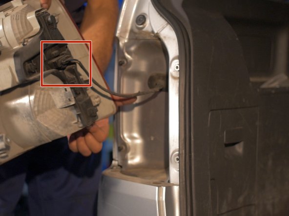 Attention à ne pas tirer trop fort, le feu est encore branché au faisceau