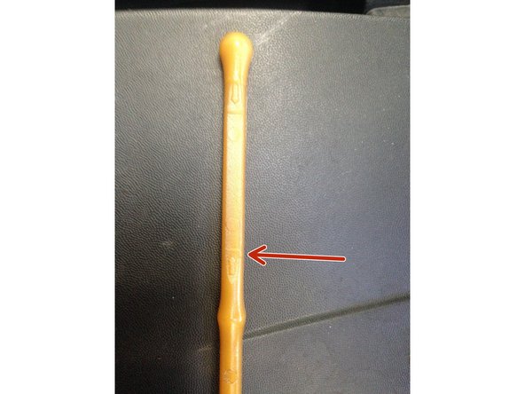 Démarrer le moteur quelques secondes pour que le nouveau filtre à huile ce remplisse