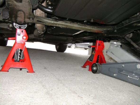 sécuriser la voiture à l'aide de la chandelles