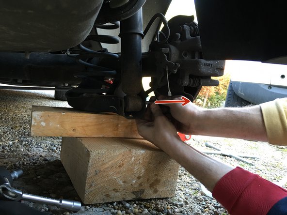 
The shock absorber is no longer under tension, there is no longer any force on the fixing screws.
