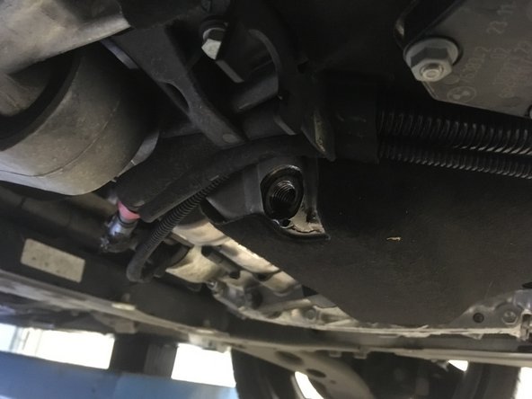 Laisser couler l'huile jusqu'au goutte à goutte