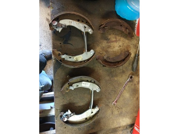 Comparer les anciennes et nouvelles machoires et vérifier que le mécanisme est identique