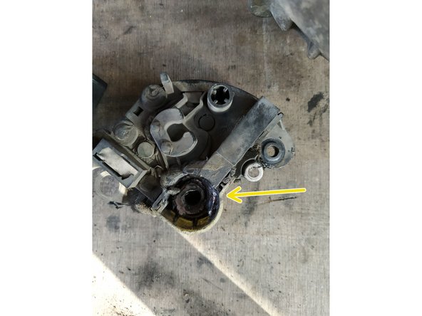 on voit ici que l'alternateur a chauffé