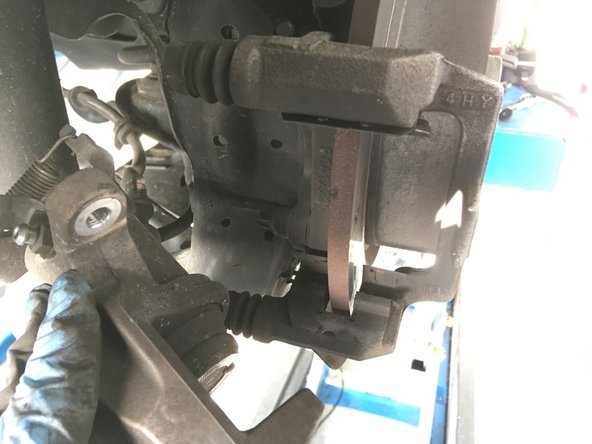 Démonter les plaquettes de frein