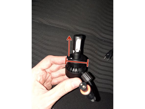 Etape pouvant être différente selon les modèles d'ampoules.