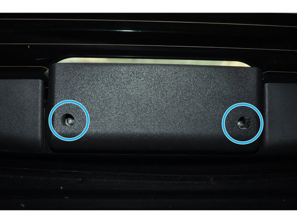 Fixer les vis torx avec la clé.