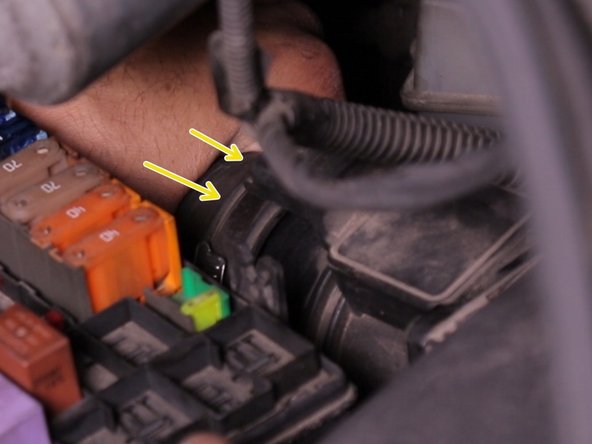 Remanchonner la durite d'air