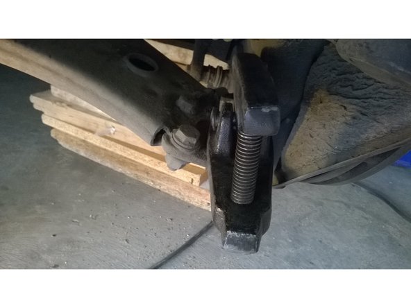 utiliser un chasse rotule pour sortir la rotule