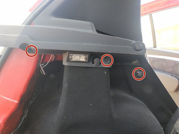 défaire les 3 vis de fixation de la garniture, clé torx T20