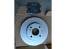 Changer les disques et les plaquettes de frein sur Ford Fiesta VI
