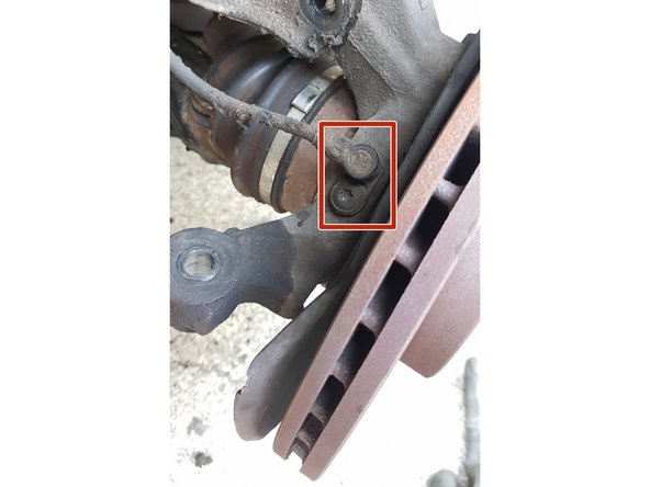 Avec un embout torx T30, retirez le capteur ABS.