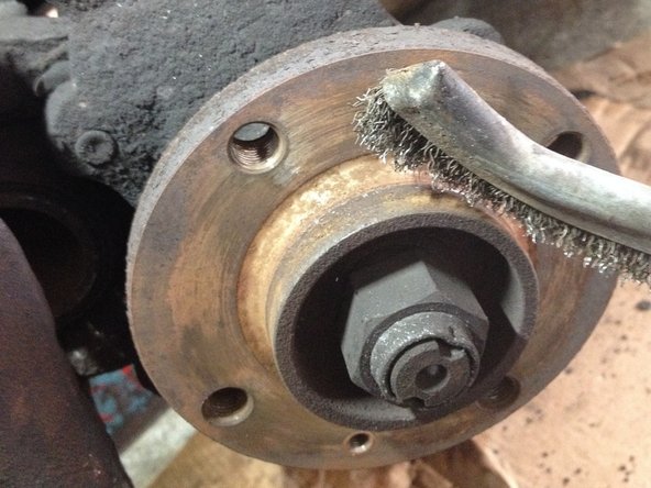 
Clean the hub using a wire brush or sandpaper
