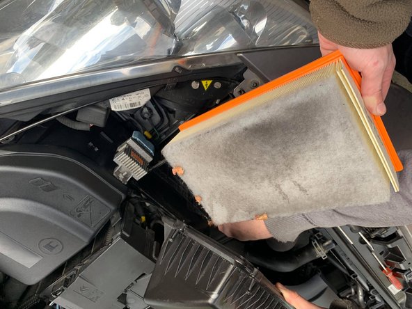 
Remember to clean the bottom of the air box.
