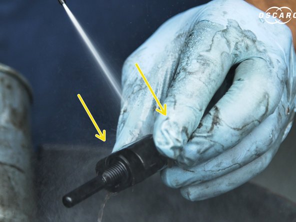 Nettoyer avec un chiffon et du nettoyant frein le capteur