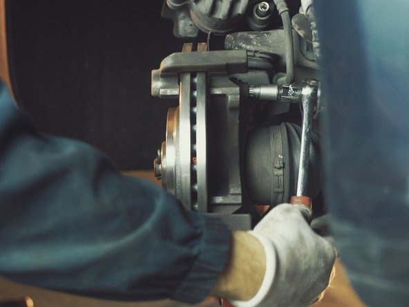 Replacer les deux vis Torx de 55