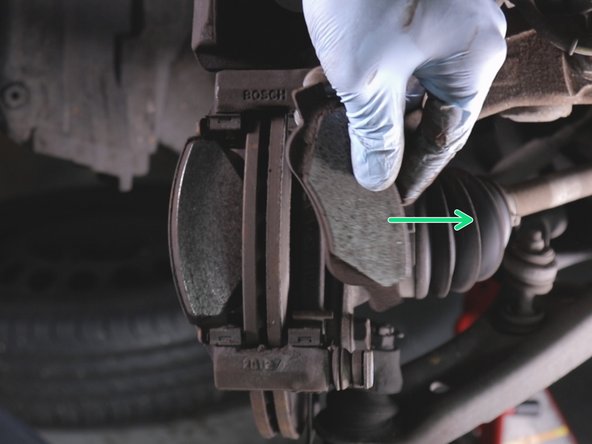 Retirer les deux plaquettes de frein