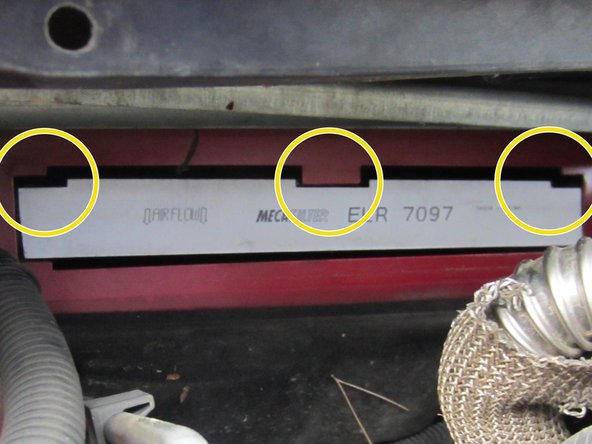 Insérer le nouveau filtre habitable (attention au sens)