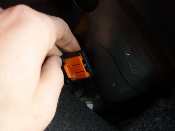 Profitez-en pour vérifier l'intégralité des autres ampoules de la voiture (avec éventuellement l'aide d'une deuxième personne) avant de reprendre la route.