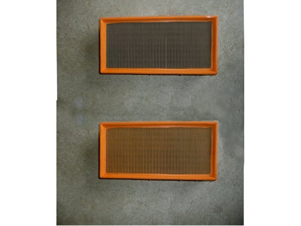 Vérifier la correspondance des dimensions entre le filtre usagé (en haut) et le filtre neuf (en bas)