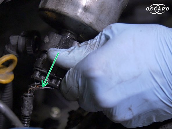 Débrancher le capteur sous le filtre et retirer le filtre