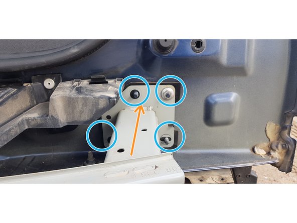 Remise en place du pare choc métallique.